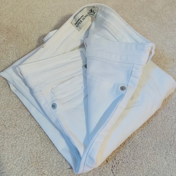 Abercrombie & Fitch Denim - White Abercrombie and Fitch Jeans Abercrombie & Fitch Denim - White Abercrombie and Fitch Jeans